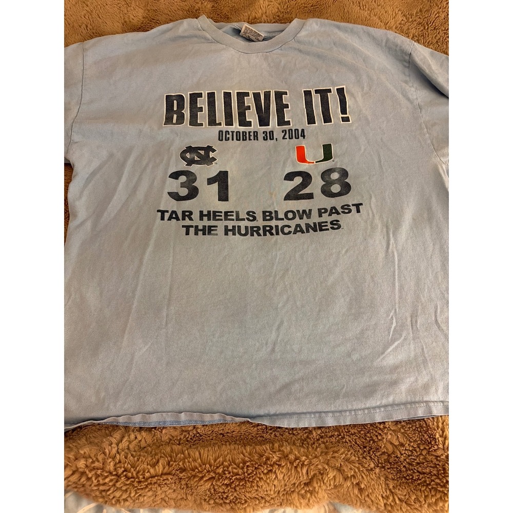 Vintage UNC Tar Heels vs Miami Hurricanes 2004 Win T-Shirt Blue Men XL
